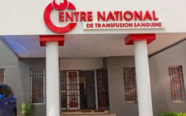 centre de transfusion sanguine © DR