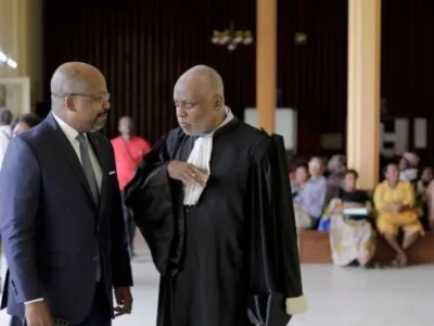 Alain Claude Bilie-By-Nzé, président du parti Ensemble pour le Gabon (EPG) et son avocat Me Moumbembe