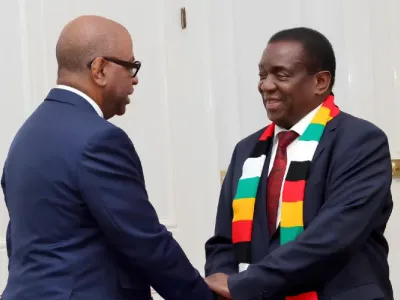 Le VPR Alexandre Barro Chambrier reçu en audience par le président du Zimbabwe, Emmerson Mnangangwa. 