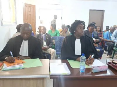 Les avocats des accusés lors de l’audience.