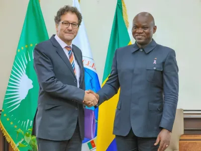 Brice Clotaire Oligui Nguema et Fabrice Mauriès