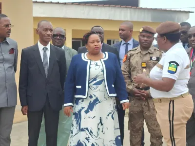 Camélia Ntoutoume Leclercq s’est rendue auprès des candidats de la prison centrale de Libreville