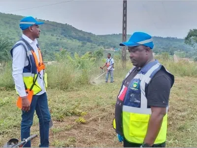 Le maire de la commune de Mounana, Émerick Cédric Maka Tongo, et le député Rodrigue Bokoko