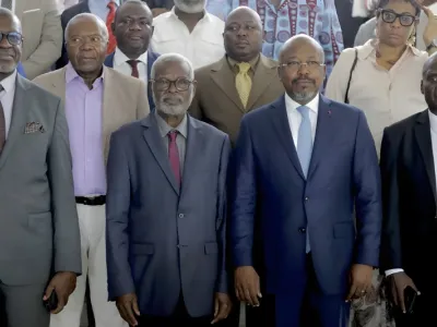 la Coalition pour la nouvelle République (CNR) et les partis politiques alliés 