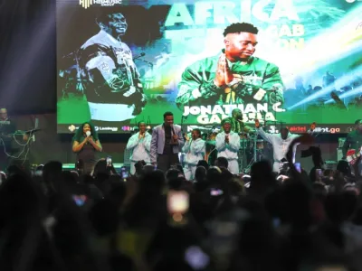 Vue du concert de Jonathan C. Gambela à Akanda