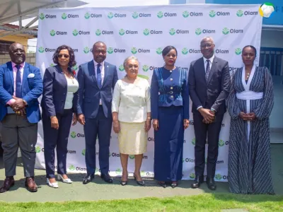 Officiels et membre du gouvernement lors du lancement du programme