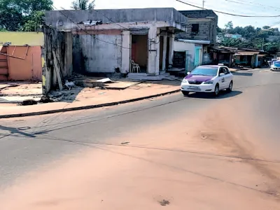 Ce qui reste d’une partie de Diba-Diba après le déguerpissement.