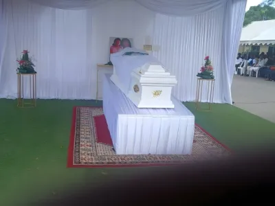 L’exposition de la bière du Pr Oyane Megnier à l’UOB