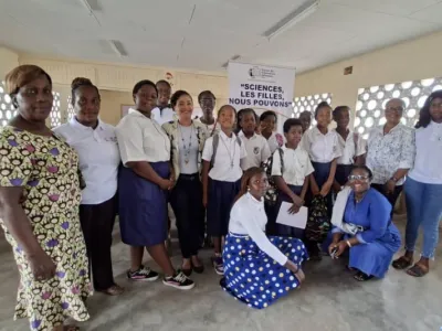 Un moment de la sensibilisation des filles aux sciences au collège et lycée Sainte-Marie
