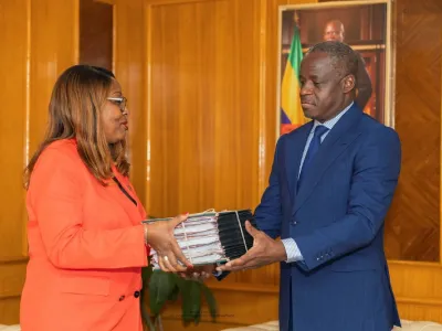 Hermann Immongault, vice-président du gouvernement et Laurence Ndong, ministre de la Fonction publique