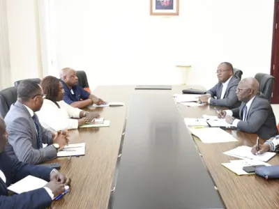 Une phase de la rencontre entre les juges constitutionnels et la gouverneure de l’Estuaire, Marie-Françoise Dikoumba.