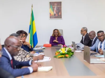 Laurence Ndong, ministre de la fonction publique lors de la réunion sur le financement des formations