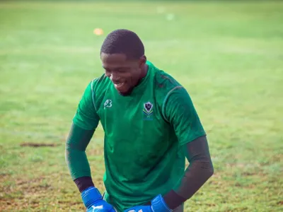 Loyce Mbaba, footballeur international gabonais