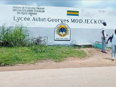 Lycée Aubin-Georges-Modjeckou, à Lambaréné.
