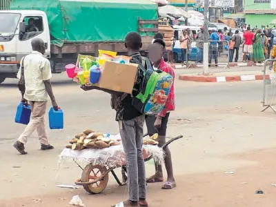 Mineurs dans les rues de libreville