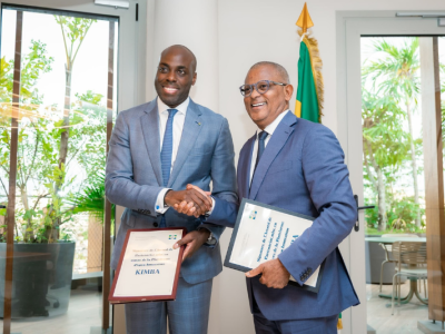 Le ministre de l’Économie numérique, Marc Alexandre Doumba, et le Président de la(FEG), Alain-Claude Kouakoua