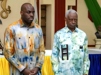 Marck Alexandre Ndoumba, ministre de l'Économie numérique et Eugène Mba, maire de Libreville