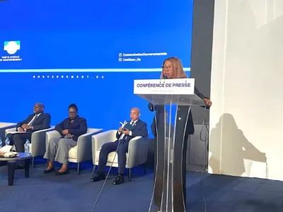 Les membres du gouvernement lors de la conférence de presse