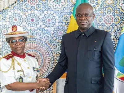 Le président de la République, Brice Clotaire Oligui Nguema et le directeur général de la Cnamgs, Pr Yvette Nguema Edzang