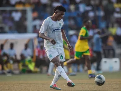Nicaise Ngoran Kouassi, footballeur professionnel 