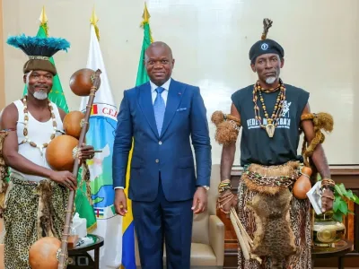 Brice Clotaire Oligui Nguema, président du Gabon et des acteurs du Mvet