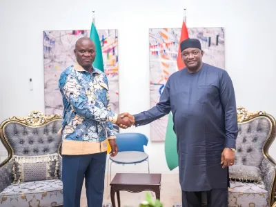 Brice Clotaire Oligui Nguema, président du Gabon et Adama Barrow, président de la Gambie
