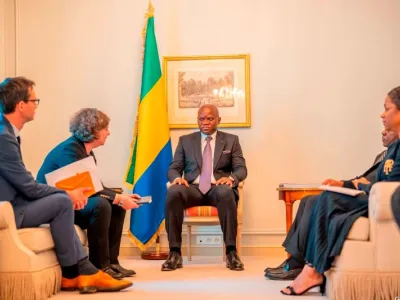 Brice Clotaire Oligui Nguema, président du Gabon et les dirigeants d'Air France