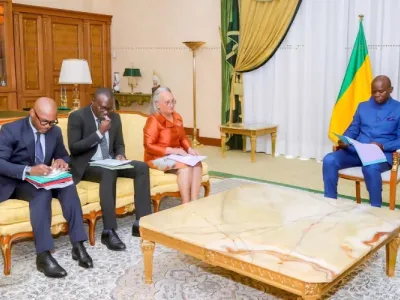 La rencontre entre le chef de l’Etat Oligui Nguema et la ministre du Travail, Jacqueline Ilogué Bignoumba.