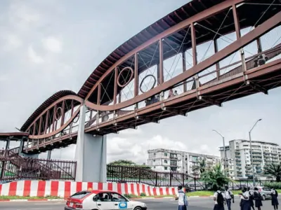 Passerelle lycée léon Mba