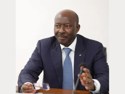 Henri-Claude Oyima défend un "budget de transformation" au Sénat