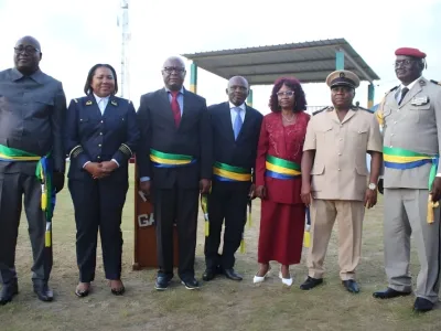 Les nouveaux responsables des collectivités locales de Ndougou-Gamba avec la gouverneur Assengone Obame