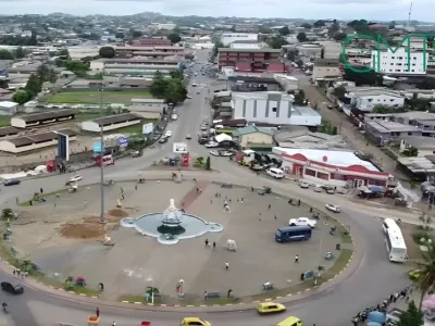 Rond point Nzeng-Ayong, libreville