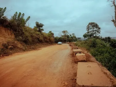 Route Moanda-Bakoumba