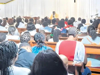 Lors de la messe de la Nativité à l’esplanade de Sainte Marie
