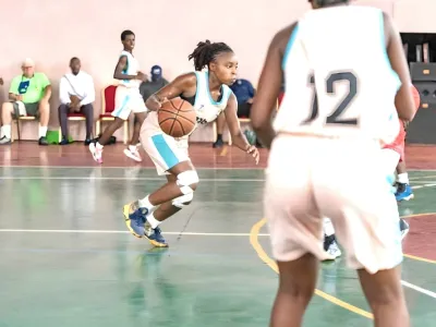 Une séquence de la rencontre Tandem Basket-Ball de Port-Gentil et Relais Basket-Ball de Libreville