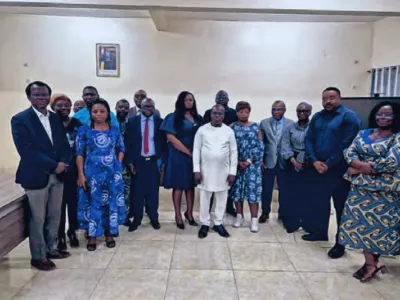 La délégation gabonaise avec la Commission nationale de lutte contre la traite des personnes du Togo.