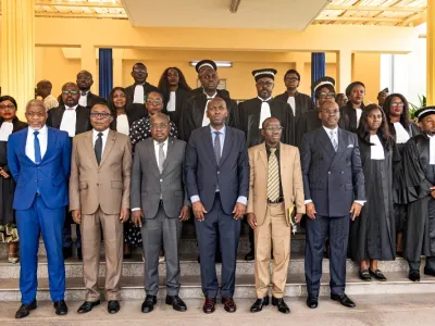  Pr Augustin Emane, ministre de la Justice, Dick Fabrice Boungou Mickolo (procureur de la République), Wilfried Adjondo (premier juge d’instruction), Bridon Romaric Bekwissi Itoudjangoue (procureur de la République adjoint), Michelle Léonce Lecka-Djiembi (vice-présidente du Tribunal) et Tasselle Linda Djila Yvan mdarere Tapoyo (juge)