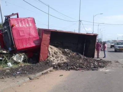 Le camion au sortir de l’impact mortel.