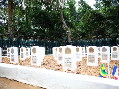 Le cimetière où reposent 26 militaires français et gabonais, héros de Mimbeng.