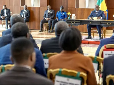 Le président Brice Clotaire Oligui Nguema s’adressant aux membres de la Commission nationale de la décentralisation (CND). © DR