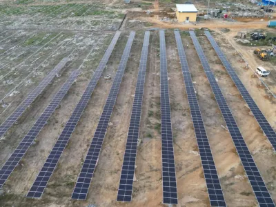 Ayeme-Maritime : immersion sur le chantier de la centrale photovoltaïque