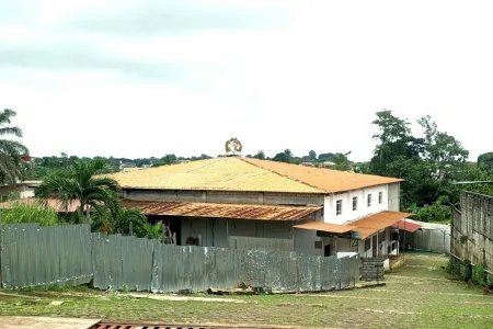 Une vue de l'église Schekina à Owendo, Gabon © DR