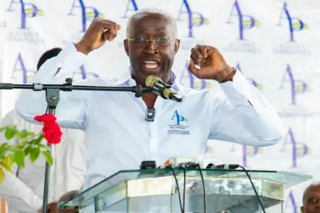 Raymond Ndong Sima, Président de de l’Alliance Patriotique lors de la Grande mobilisation ce 3 novembre 2024 © DR