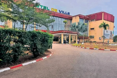 Une vue de l'hôtel de ville de Libreville - © DR