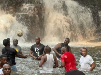 Vacances au village : les chutes de Lekabi séduisent plus d'un