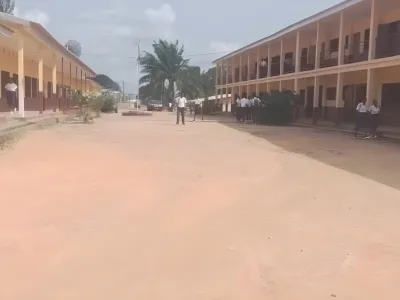 Lycée d'État Charles-Mefane