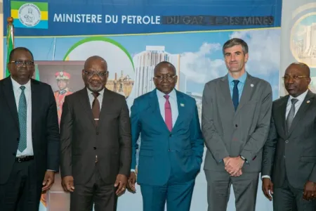 Le ministre du Pétrole, Marcel Abéké accompagné entre autre du du directeur de TotalEnergies lors de la rencontre PID/PIH du 22 novembre 2024 © DR