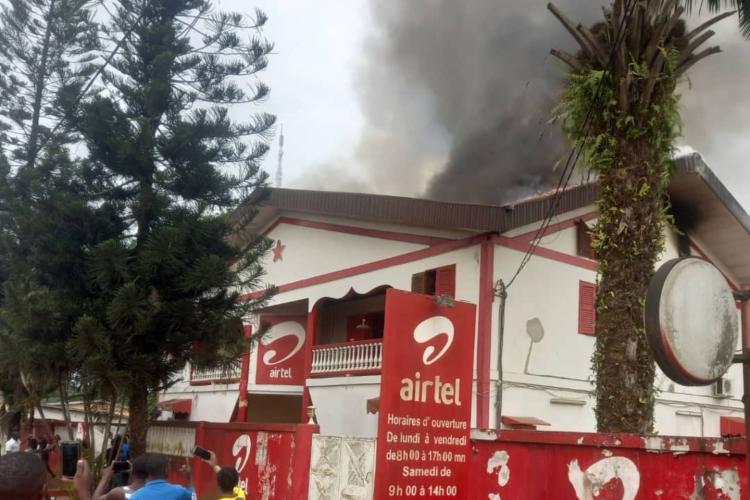 Mouila : le siège de l’opérateur de la téléphonie mobile Airtel Gabon en feu