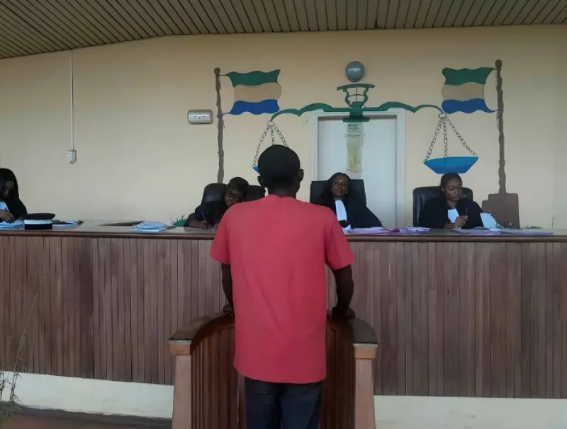 Anicet Mantouono Mamboundou, condamné pour vol