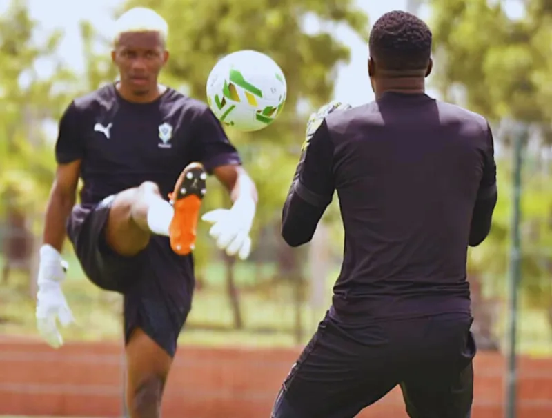 Le gardien de but Anse Jorgen Ngoubi Demba, avec la  sélection A du Gabon lors du stage préparatoire des 3 et 4e journées des éliminatoires zone Afrique de la coupe du monde 2026 © DR